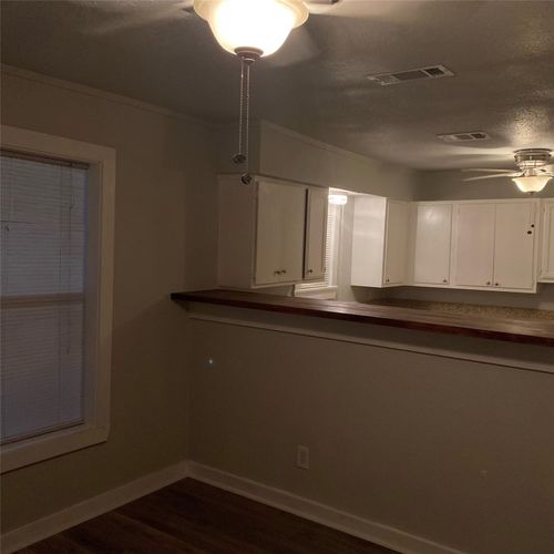 4611 Bradshaw St, Dallas, TX, 75215-4432 | Card Image