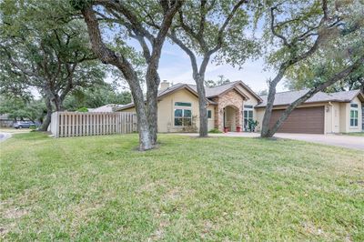 502 Lakewood Drive, House other with 3 bedrooms, 2 bathrooms and 2 parking in Rockport TX | Image 2