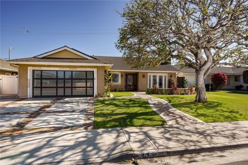 8562 Sandy Hook Dr, Huntington Beach, CA, 92646-7017 | Card Image