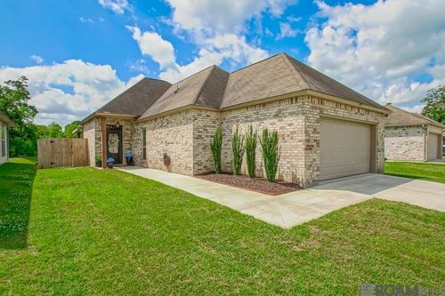 7758 Amite Springs Dr, Denham Springs, LA, 70706-1242 | Card Image