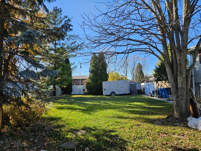 10431 S Tod Dr, House other with 3 bedrooms, 2 bathrooms and 2 parking in Palos Hills IL | Image 10