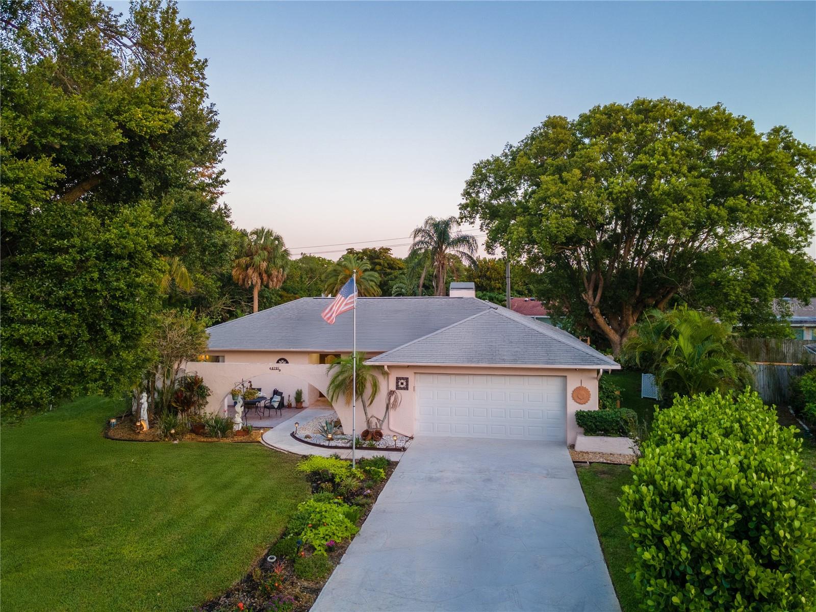 20th Ave, Bradenton, FL 34209