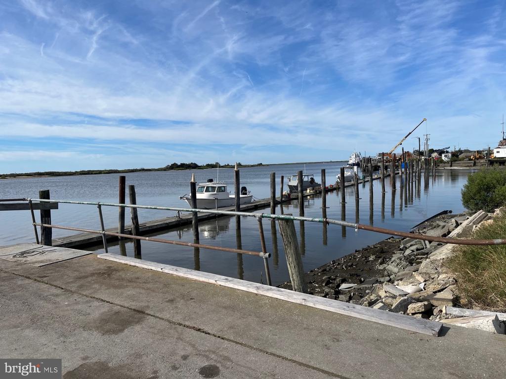 7021 Miller Ave, Port Norris, NJ 08349