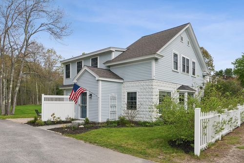 17 Sea Road, Kennebunk, ME, 04043 | Card Image