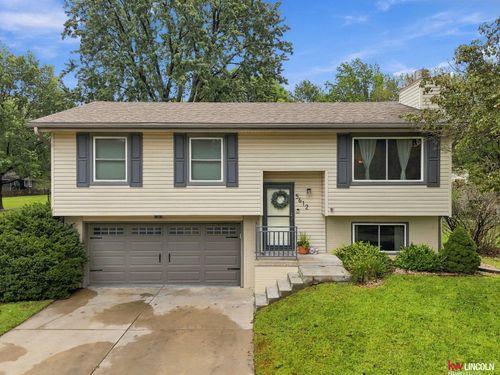 5612 Elk Cir, Lincoln, NE, 68516-2063 | Card Image