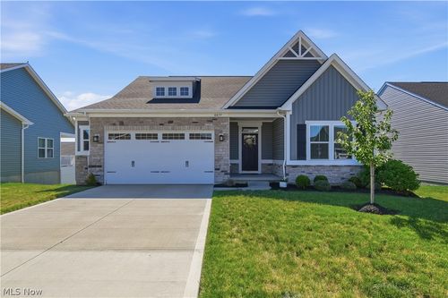 6877 Harrington Court Ave Ne, Canton, OH, 44721-3177 | Card Image