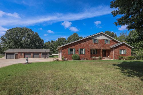 390 Windy Hills Cir, Calvert City, KY, 42029-9036 | Card Image