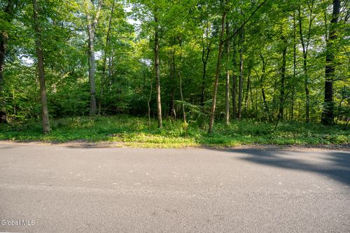 47 Wheeler Rd, Glenmont, NY, 12077-4226 | Card Image