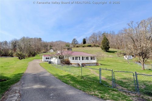 420 Blake Rd, Nitro, WV, 25143-1919 | Card Image