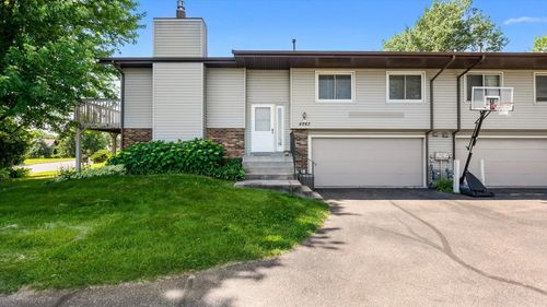 4543 Churchill St, Shoreview, MN, 55126-2203 | Card Image