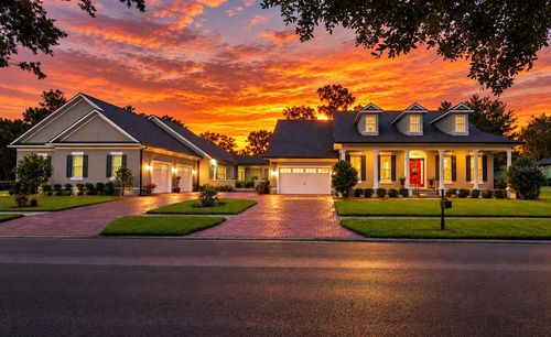 6084 Summit View Dr, BROOKSVILLE, FL, 34601-6592 | Card Image