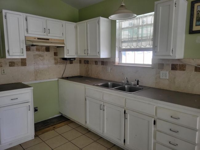 Kitchen | Image 10