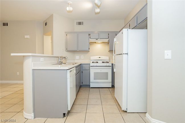 1135 - 1881 W Alexander Rd, Condo with 2 bedrooms, 2 bathrooms and null parking in North Las Vegas NV | Image 6