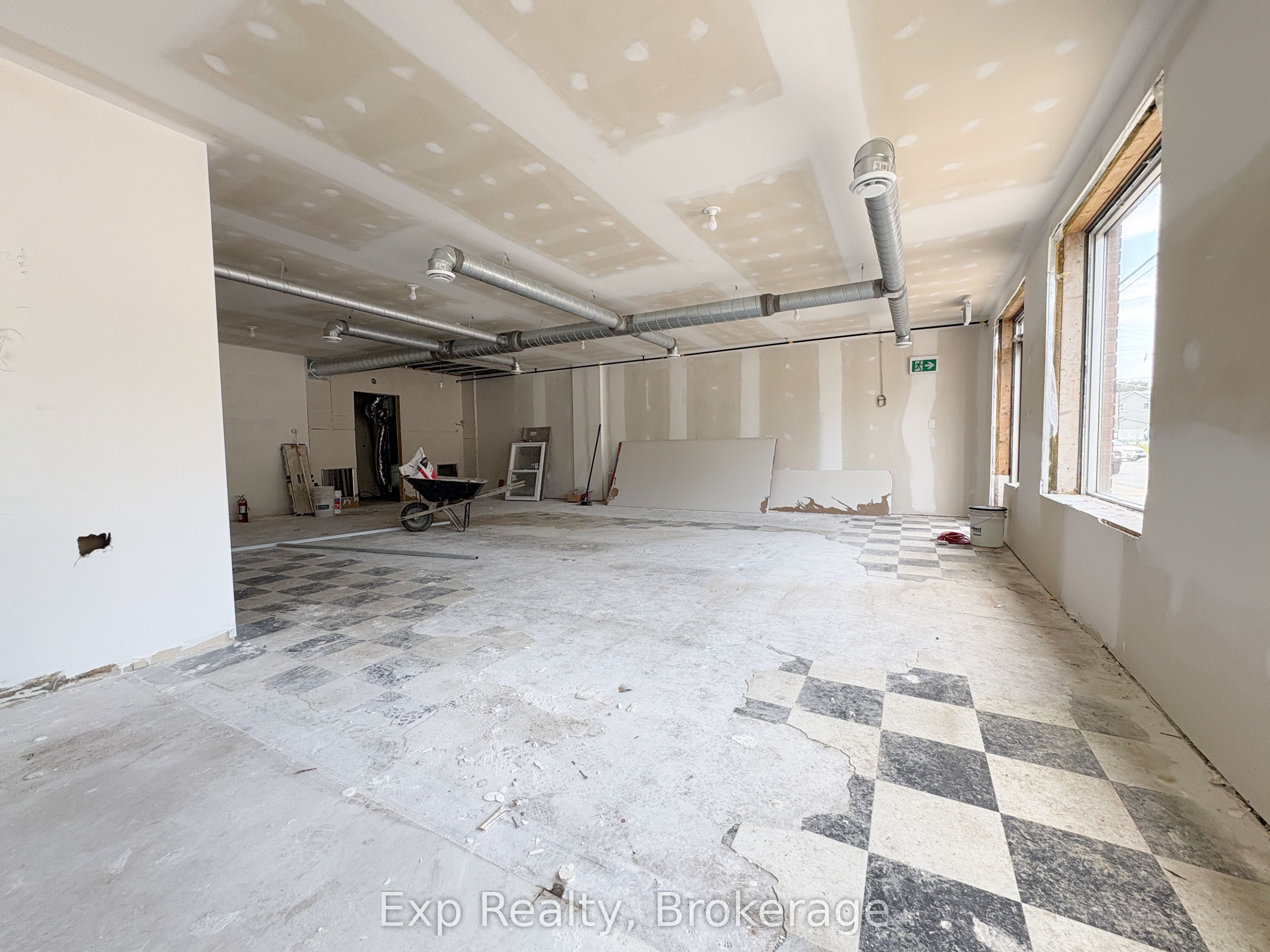 Commercial Lease in Kingston 3