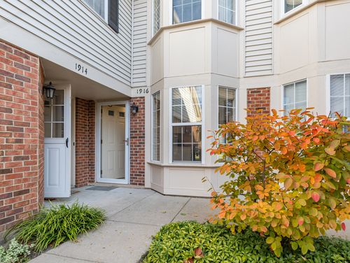 1916 Quaker Hollow Ln, Streamwood, IL, 60107-1977 | Card Image