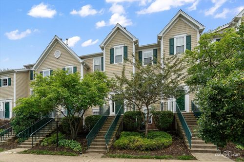 unit-3-2426 Courtyard Cir, Aurora, IL, 60506-6647 | Card Image