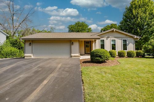 2202 Lander Lane, Waukesha, WI, 53188 | Card Image