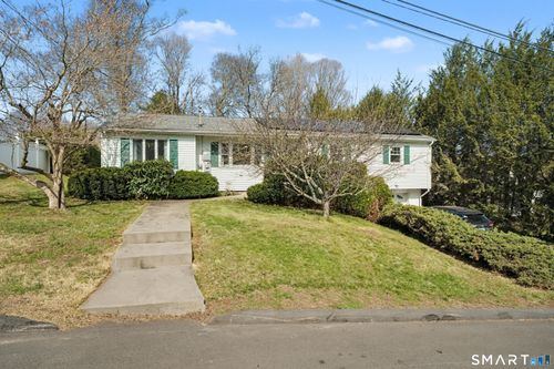 26 Sprucewood Rd, Watertown, CT, 06795-3317 | Card Image