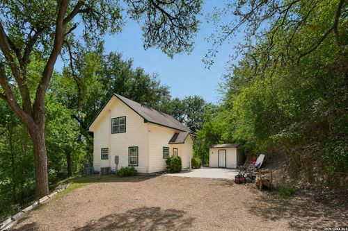 312 County Road 471, Gonzales, TX, 78629-6733 | Card Image