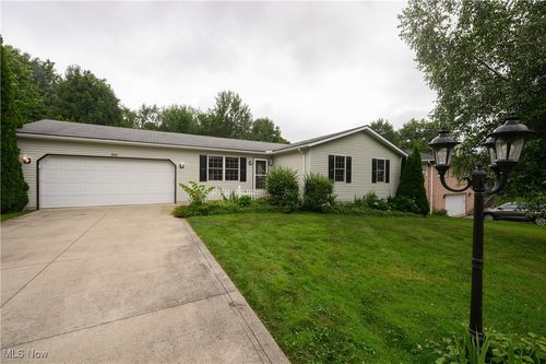 103 Beech St, Doylestown, OH, 44230-1012 | Card Image