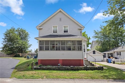 30 Pomham St, Cranston, RI, 02910-1433 | Card Image