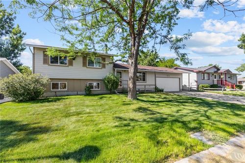 1004 Rangeview Dr, Hardin, MT, 59034-2223 | Card Image