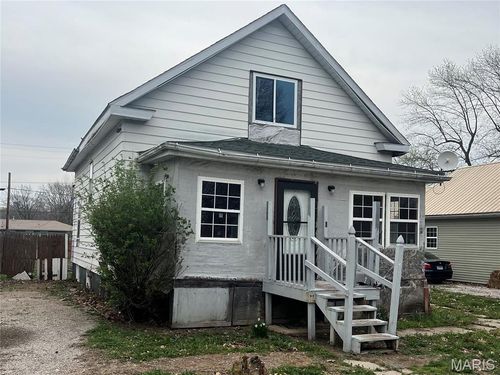 709 1st St, Gillespie, IL, 62033-2008 | Card Image