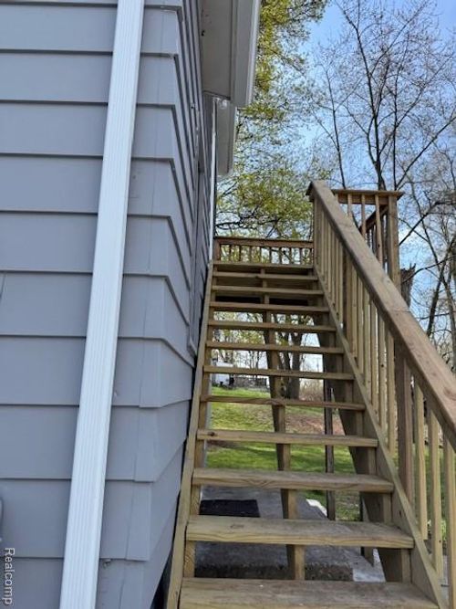 79 Blaine Ave, Pontiac, MI, 48342-1101 | Card Image