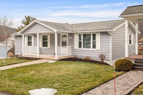 365 Sugar St, Hooversville, PA, 15936-7938 | Card Image