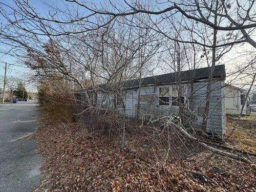 44 13th Ave, Wareham, MA, 02571-1318 | Card Image