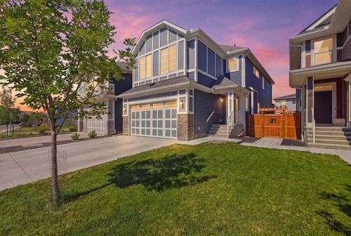 118 Magnolia Terr Se, House with 5 bedrooms, 4 bathrooms and 4 parking in Calgary AB | Card Image