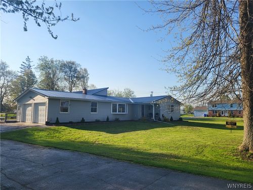 7987 Kathryn Dr, Akron, NY, 14001-9602 | Card Image