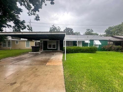 9501 Chesterfield Dr, Houston, TX, 77051-3136 | Card Image