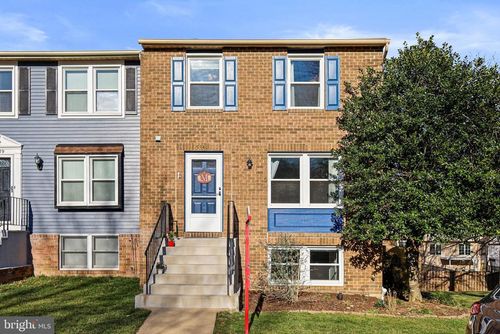 5341 Harbor Court Dr, ALEXANDRIA, VA, 22315-3935 | Card Image