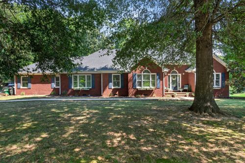 145 E Laurel Ave, McMinnville, TN, 37110-3656 | Card Image