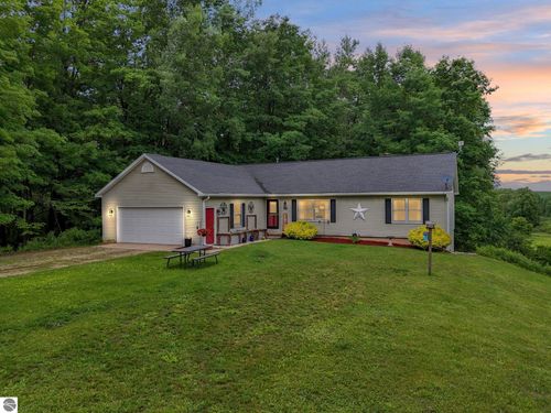 17924 River Bluffs Drive, Hersey, MI, 49639 | Card Image