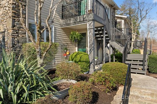 630 Britton Creek Dr, Hendersonville, NC, 28791-7218 | Card Image