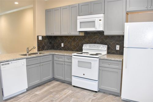 4706 18th St, Bacliff, TX, 77518-2785 | Card Image