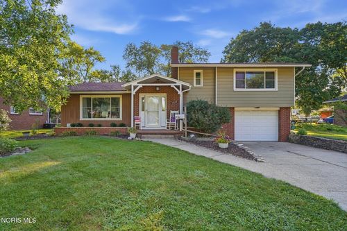 1022 Scribner St, Maumee, OH, 43537-3051 | Card Image