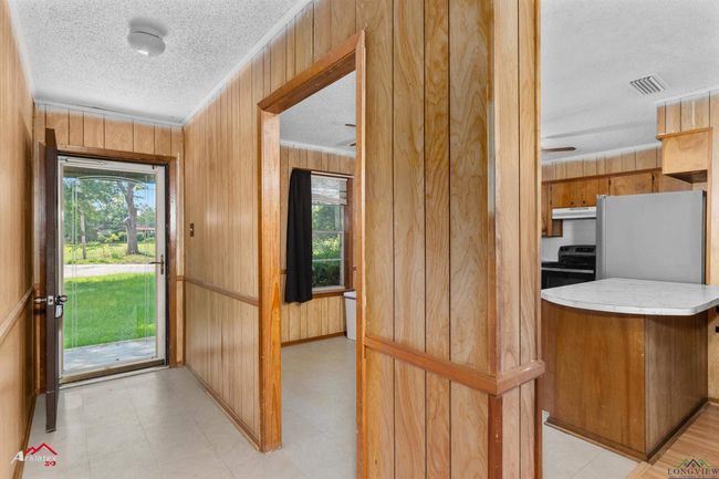 711 Comer St, House other with 3 bedrooms, 2 bathrooms and null parking in Carthage TX | Image 10