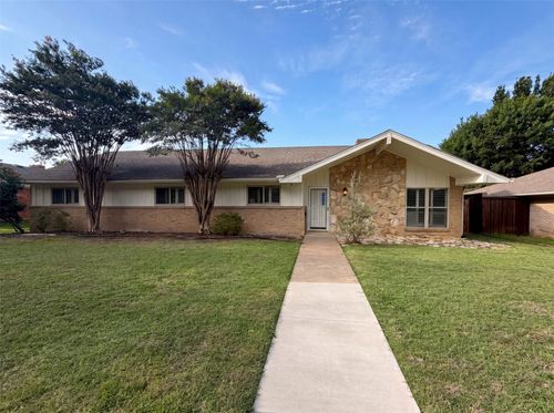 1618 Woodcrest Ln, Carrollton, TX, 75006-1642 | Card Image