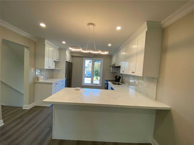 23 Charters Rd, House attached with 3 bedrooms, 2 bathrooms and 2 parking in Brampton ON | Image 6