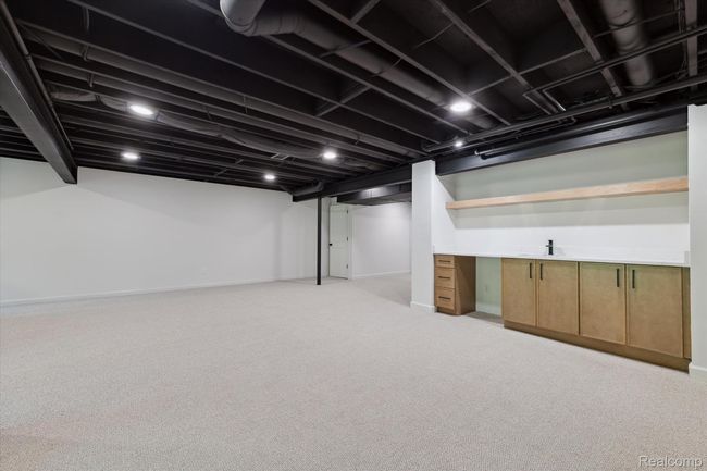 39-1105-Ivyglen-Cir-Bloomfield-Hills-MI-48304-WindowStill-48.jpg | Image 36