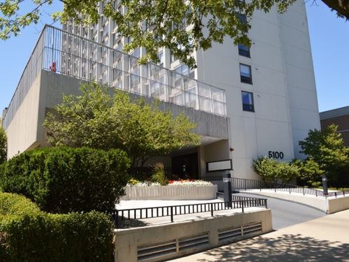 22a-5100 Marine Dr, Chicago, IL, 60640-6367 | Card Image