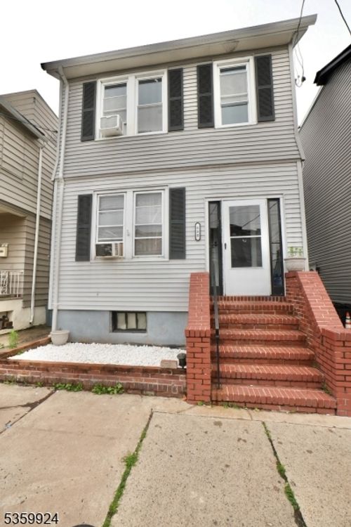 680 N 8th St, Newark, NJ, 07107-2518 | Card Image