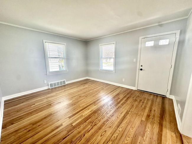 19412 Kenosha St, House other with 3 bedrooms, 1 bathrooms and null parking in Harper Woods MI | Image 12