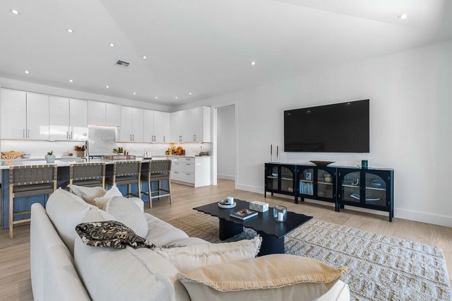 150-S-Bahama-Drive-living-room-b | Image 18