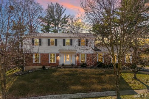 13258 Fairoyal Dr, Des Peres, MO, 63131-1924 | Card Image