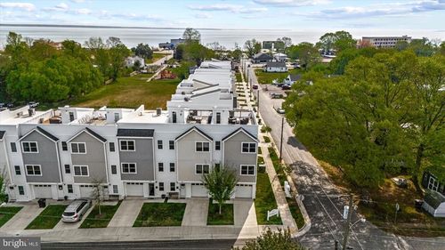 300 Douglas Ave, COLONIAL BEACH, VA, 22443-2203 | Card Image
