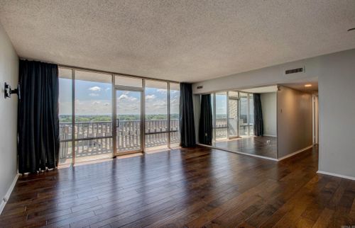 apt-9a-700 E 9th St, Little Rock, AR, 72202-3806 | Card Image